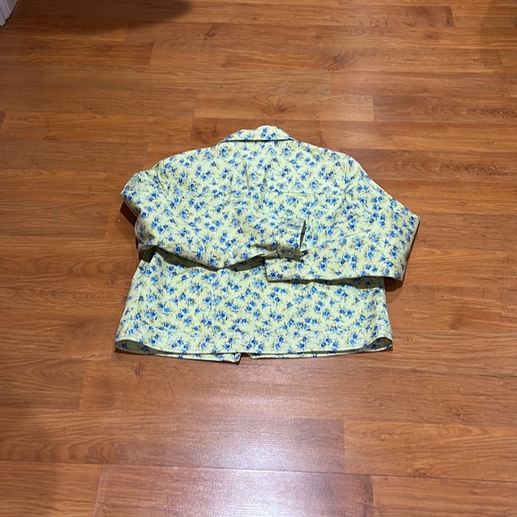 Ladies top - Picture 5 of 6